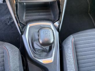 Peugeot 208  picture 13