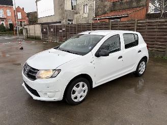 krockskadad bil auto Dacia Sandero 0.9 TCE 90 2016/1