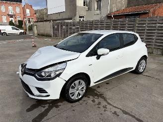 krockskadad bil auto Renault Clio 4 0.9 TCE 90 2019/2