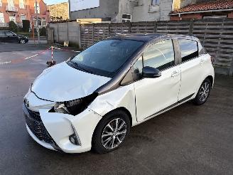 Vaurioauto  passenger cars Toyota Yaris Y20 1.5I - 16V 2019/3