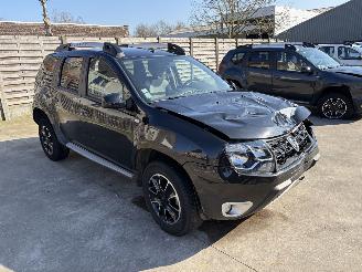 krockskadad bil auto Dacia Duster 1.5 DCI - 8V TURBO 4X4 2017/5