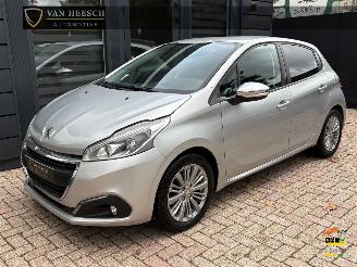 škoda osobní automobily Peugeot 208 1.2 PureTech Style 5 deurs | Navi Lm-velgen Pdc 2016/3