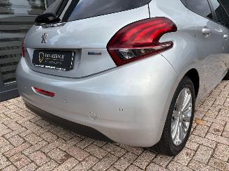 Peugeot 208 1.2 PureTech Style 5 deurs | Navi Lm-velgen Pdc picture 10