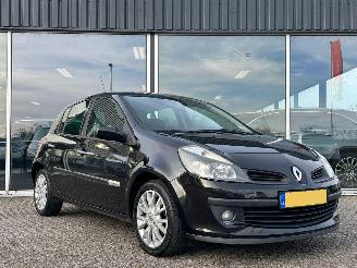 krockskadad bil auto Renault Clio Rip Curl Edition 2007/1