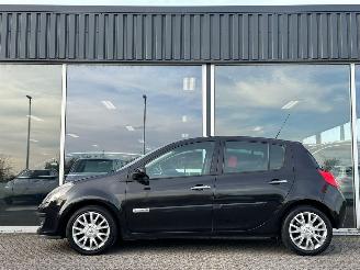 Renault Clio 1.2TCE Rip Curl Edition picture 5