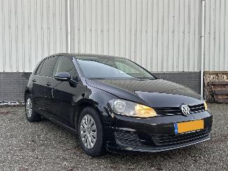 Vaurioauto  passenger cars Volkswagen Golf 1.6TDI DSG NAP 2014/1