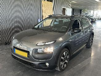 krockskadad bil caravan Citroën C4 cactus 1.2e VTI FEEL Automaat 2014/10