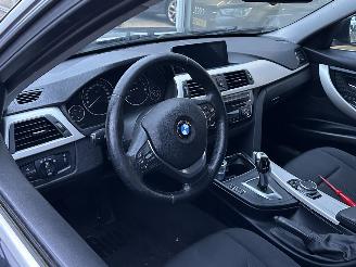 skadebil auto BMW 3-serie 318i Luxury 2016/1
