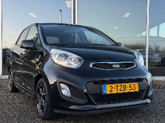 Damaged car Kia Picanto 1.0 CVVT World Cup Ed. Airco NAP 2014/7