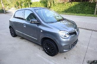 damaged passenger cars Renault Twingo 1.0 BENZ 2022/5