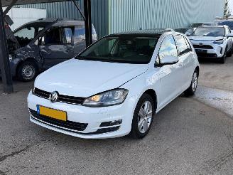 Coche accidentado Volkswagen Golf 2.0 TDI DSG PANO XENON FULL 2013/9
