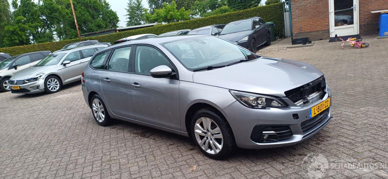 Peugeot 308 1.2i 5drs  110pk navi