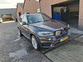 Vaurioauto  passenger cars BMW X5 2.0 hybride   x drive  pano   255kw 2015/11