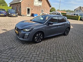 Damaged car Peugeot 208 hybrid  100 dcs6 allure  80kw  navi 2024/11