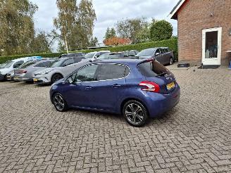 Damaged car Peugeot 208 1.6 vti  88kw   clima 2013/7