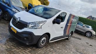 krockskadad bil bedrijf Renault Trafic 1.6 dci 90pk  airco 2016/6