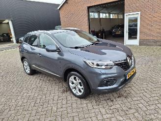 krockskadad bil auto Renault Kadjar 1.3 tce  140pk automaat    navi clima 2020/6