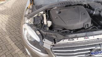 Unfallwagen Volvo Xc-60 2.0 d4  181pk automaat  navi leer 2015/4