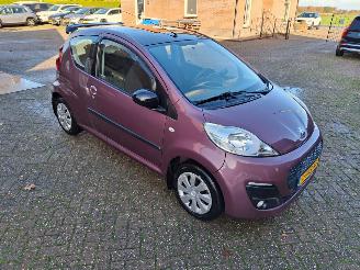 skadebil auto Peugeot 107 1.0i 3drs active 2014/1