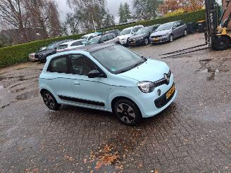 Schadeauto Renault Twingo 1.0 sce  71pk  cabrio    automaat 2017/9