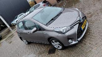 krockskadad bil auto Toyota Yaris 1.5 hybrid    navi clima 2017/2