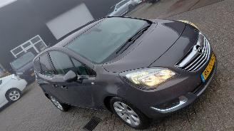 Unfallwagen Opel Meriva 1.4i  88kw pano   airco 2016/6
