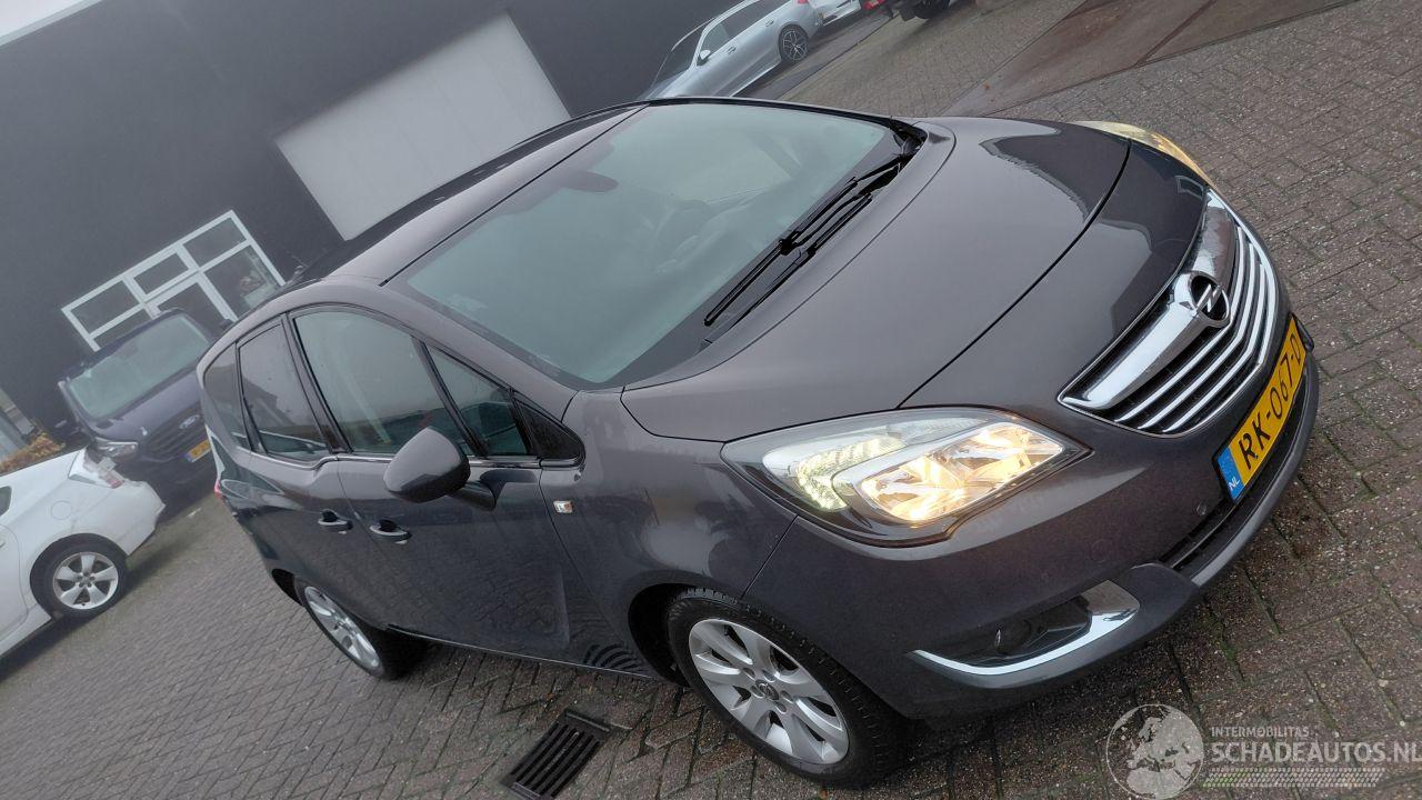 Opel Meriva 1.4i  88kw pano   airco