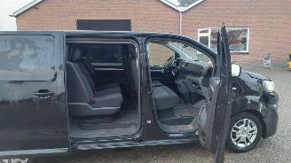 krockskadad bil bedrijf Peugeot Expert 2.0 hdi  177pk automaat dubbel cabine 2018/4