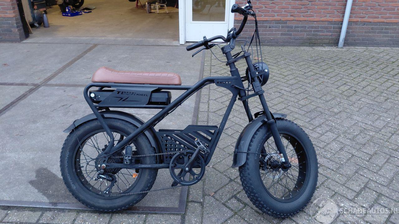 OUXI  fatbike    tour weel