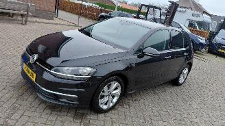 krockskadad bil auto Volkswagen Golf tsi 81kw   hig line    navi 2017/7
