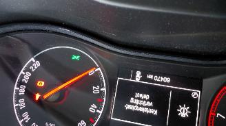 Auto incidentate Opel Corsa 1.0i turbo  90pk airco navi 2017/8