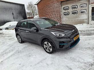 Unfallwagen Kia Niro dynamic line  64kwh         204pk   navi 2021/11