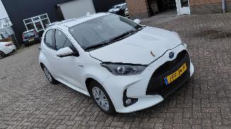Vaurioauto  passenger cars Toyota Yaris 1.5 hybrid  comfort   navi clima 2021/2