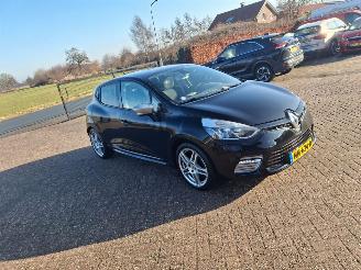 Unfallwagen Renault Clio 1.2i gt line  automaat  88kw  pano navi 2014/12