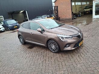 Damaged car Renault Clio 1.0 tce 74kw  intens navi 2020/9