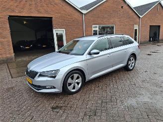 krockskadad bil auto Skoda Superb 1.4 tsi automaat   clima navi 2016/3