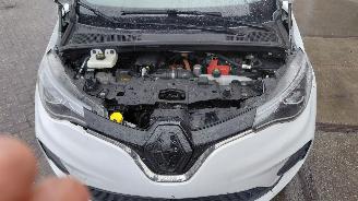 Unfallwagen Renault Zoé r 110 life   carshare 52kwh    navi  109pk 2021/6