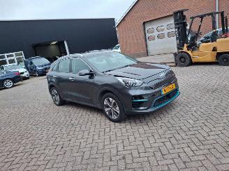 Vaurioauto  passenger cars Kia Niro dynamic line 64kwh   204pk navi clima 2021/11
