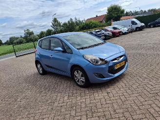 Schadeauto Hyundai Ix20 1.6i  125pk  automaat   clima 2012/2