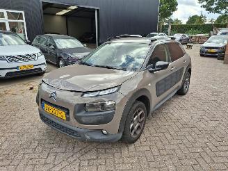 Damaged car Citroën C4 cactus 1.2 82pk shine clima  navi 2016/5