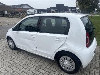 Volkswagen Up! 1.0 BLEU MOTION LICHTE SCHADE BOUWJAAR 2016  4150 EURO VAST picture 2