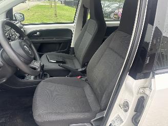 Volkswagen Up! 1.0 BLEU MOTION LICHTE SCHADE BOUWJAAR 2016  4150 EURO VAST picture 8