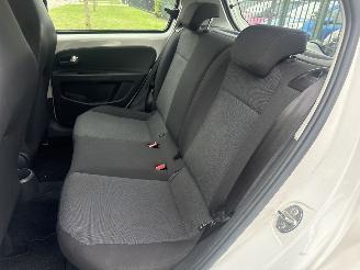 Volkswagen Up! 1.0 BLEU MOTION LICHTE SCHADE BOUWJAAR 2016  4150 EURO VAST picture 9