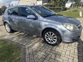 Opel Astra 1.6 ESSENTIA AIRCO MOOIE AUTO BOUWJAAR 2004  1250 EURO picture 5