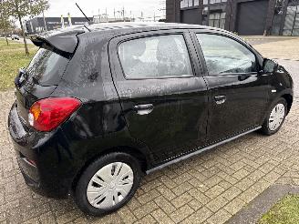 Mitsubishi Space-star 1.0 COOL+ SUPERLICHTE SCHADE! RIJDBAAR BOUWJAAR 2016 3400 VAST! picture 4