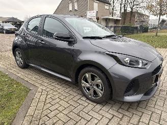 Vaurioauto  passenger cars Mazda 2 2 HYBRID 1.5 EXCLUSIVE-LINE AUTOMAAT BOUWJAAR 2024  12950 EURO 2024/10