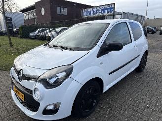 Renault Twingo 1.2-16V COLLECTION AIRCO LICHTE SCHADE! 68540 KM 2013 3100 EURO 2013/2