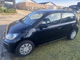 krockskadad bil auto Volkswagen Up! 1.0 UP! 58237 KM RIJDBAAR BOUWJAAR 2017  5850 EURO VAST 2017/8