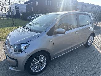 uszkodzony samochody osobowe Volkswagen Up! 1.0 BLEUMOTION 111000 KM NAP BOUWJAAR 2016 SCHERP! 4850 EURO 2016/7