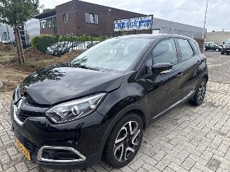 Avarii autoturisme Renault Captur 1.2 AUTOMAAT DYNAMIQUE 94252 KM BOUWJAAR 2014  6700 EURO 2014/7